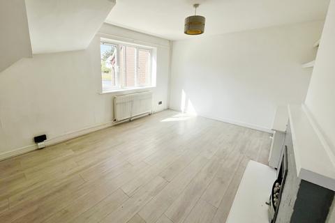 2 bedroom terraced house to rent, Jeals Lane, PO36