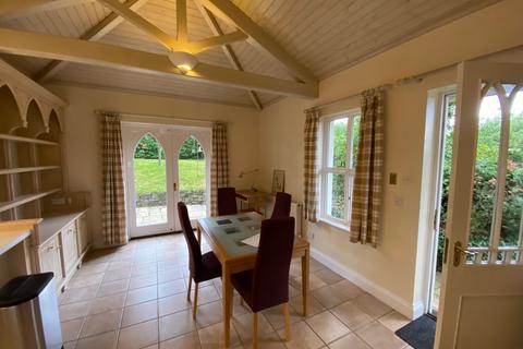 1 bedroom detached bungalow to rent, Burgmanns Hill, Exmouth EX8