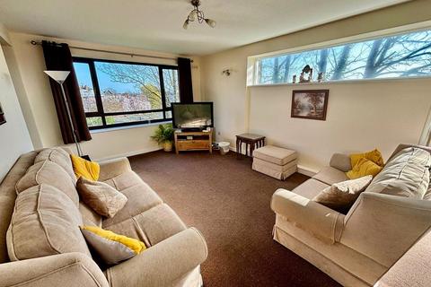2 bedroom apartment for sale, Fairlands Court, North Park, Eltham, London, SE9