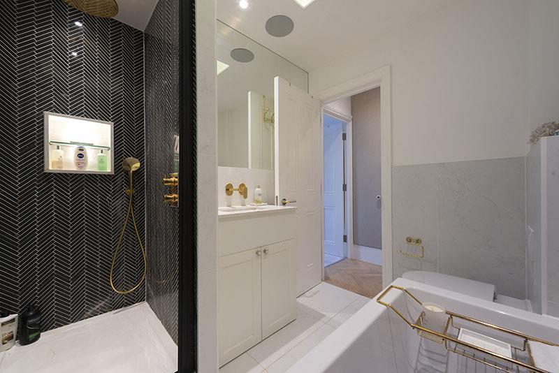 101 15 portman square 369854 bath1 RGB 800px.jpg