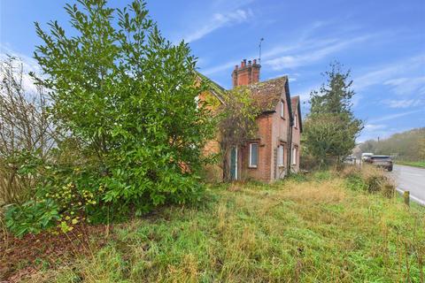 2 bedroom semi-detached house for sale, Main Road, Benhall, Saxmundham, Suffolk, IP17