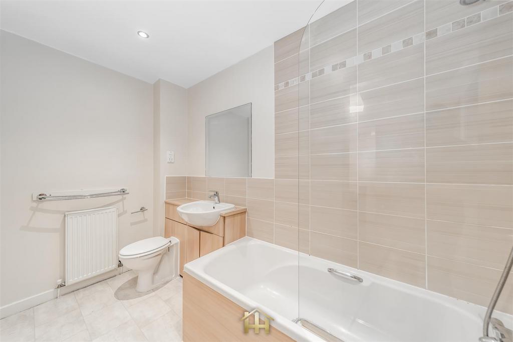 18 GLAMIS GARDENS DD2 1 XQ EDIT (12 of 30).jpg