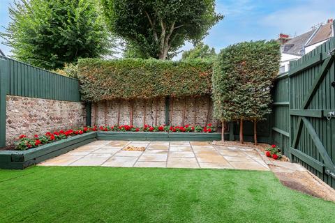 2 bedroom detached house to rent, Vallance Road, Hove