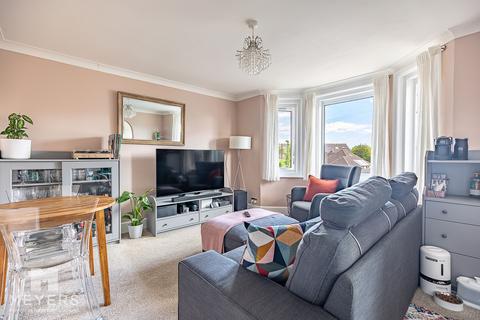 2 bedroom flat for sale, Avon Road West, Christchurch, BH23 2