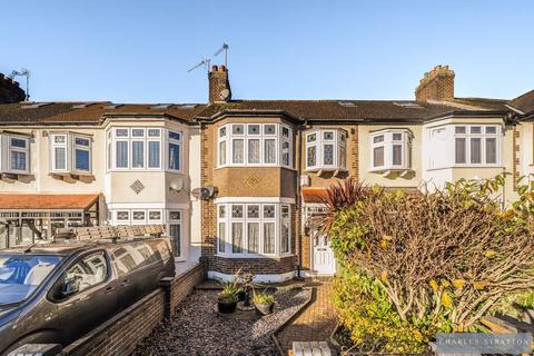 3 bedroom terraced house for sale, Glenwood Drive, Gidea Park