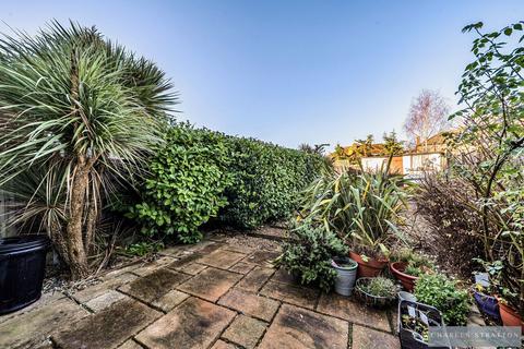 3 bedroom terraced house for sale, Glenwood Drive, Gidea Park