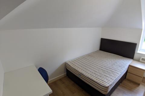 2 bedroom flat to rent, Mitford Road, Manchester M14