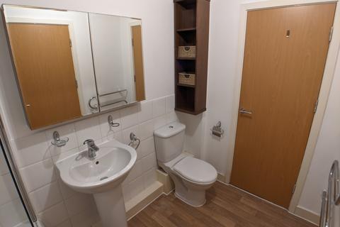 2 bedroom flat to rent, Mitford Road, Manchester M14
