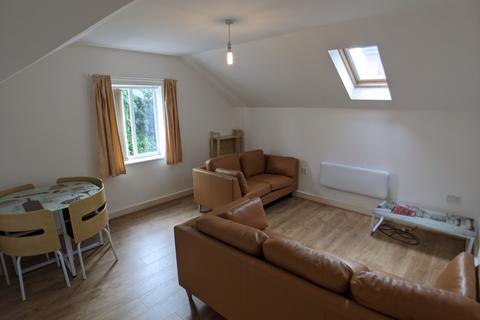 2 bedroom flat to rent, Mitford Road, Manchester M14