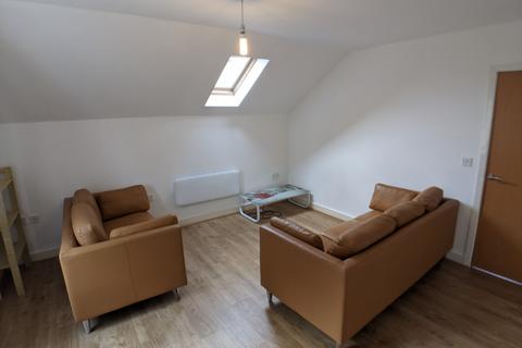2 bedroom flat to rent, Mitford Road, Manchester M14