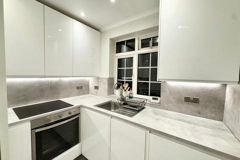 undefined, Gomshall Gardens CR8