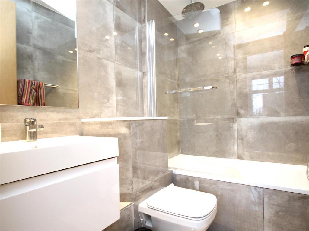 Bathroom.JPG