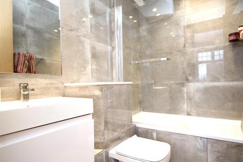 2 bedroom flat to rent, Colney Hatch Lane, London