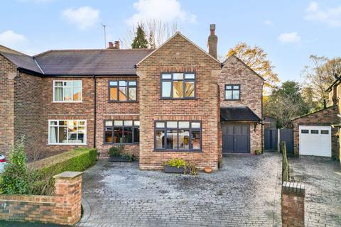 Denbury Avenue, Stockton Heath, WA4