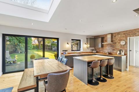 4 bedroom semi-detached house for sale, Denbury Avenue, Stockton Heath, WA4