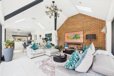 4 bedroom detached house for sale, Shenley Lodge, Milton Keynes MK5