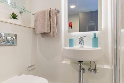 Studio to rent, City Road