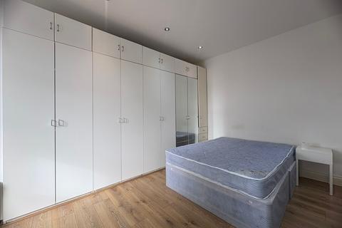 undefined, Boston Road, London W7