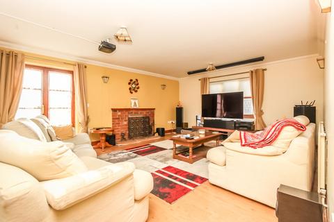 5 bedroom detached house for sale, St. Marys Road, Wellingborough NN29