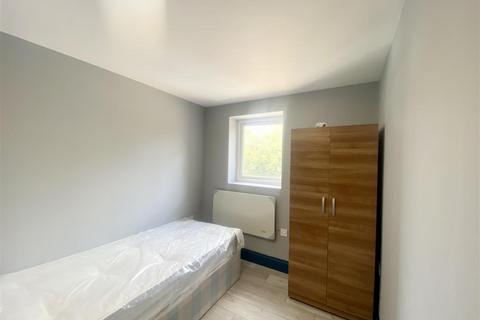 1 bedroom in a house share to rent, Keel Drive, Slough