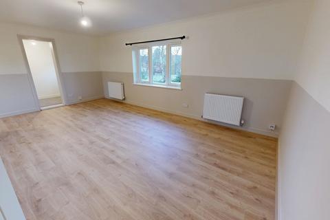3 bedroom flat to rent, St Andrews Green, Churchdown