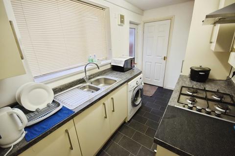2 bedroom terraced house to rent, Stone Street, Penkhull , Stoke-On-Trent