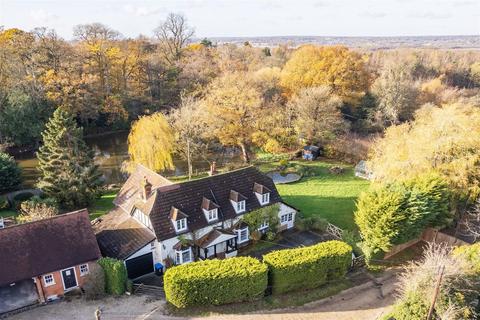 4 bedroom detached house for sale, New Road, Lambourne End
