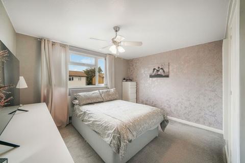 undefined, Conway Drive, Hayes, UB3