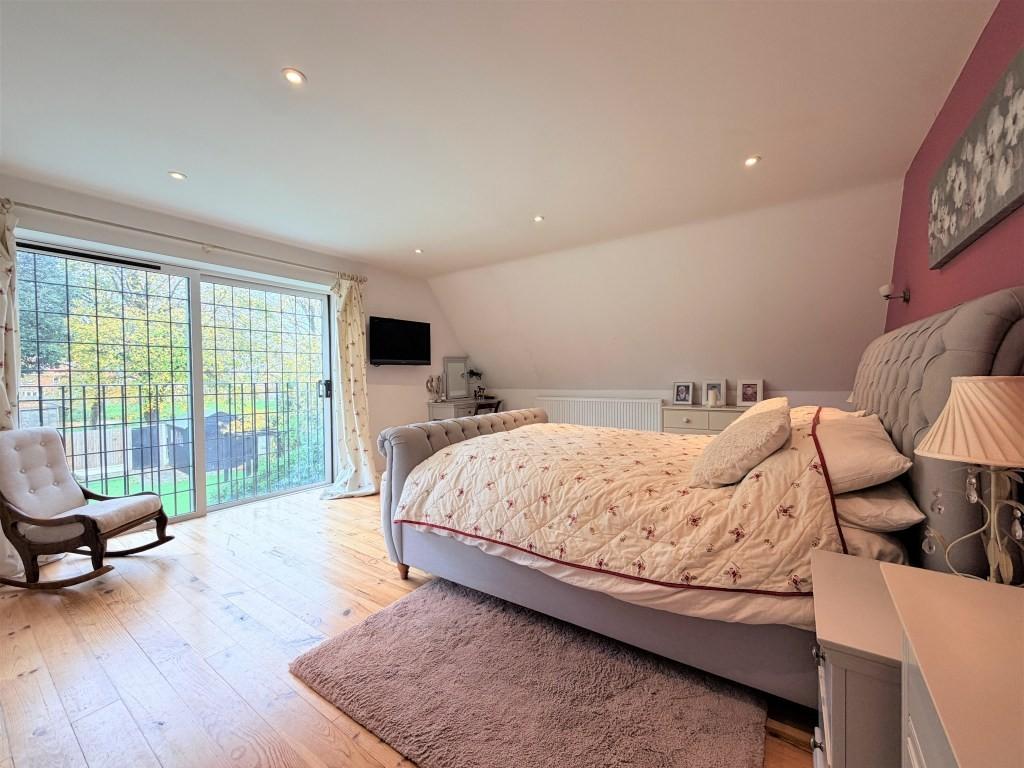 Principal bed1