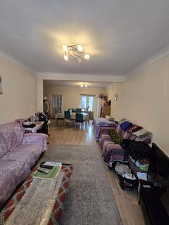 5 bedroom terraced house for sale, Ripple Road, London IG11