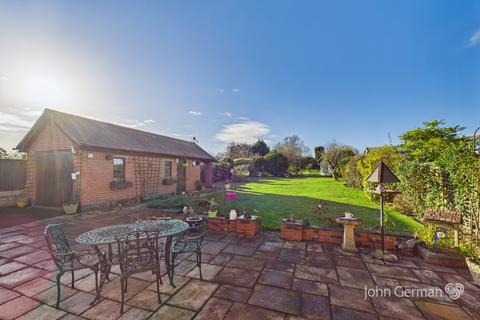 3 bedroom detached bungalow for sale, Tutbury Road, Burton-on-Trent