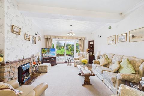 3 bedroom detached bungalow for sale, Tutbury Road, Burton-on-Trent