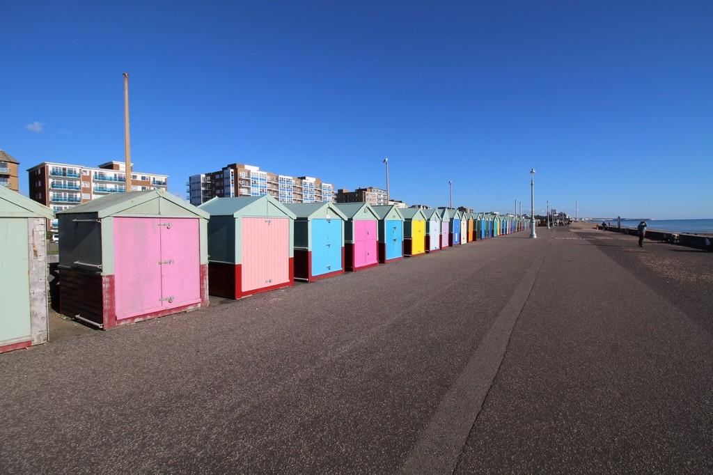 Beach hut