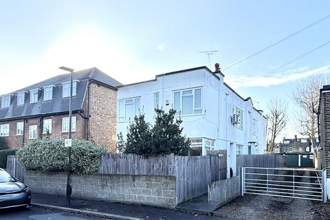 2 bedroom flat to rent, Second Cross Road, Twickenham TW2