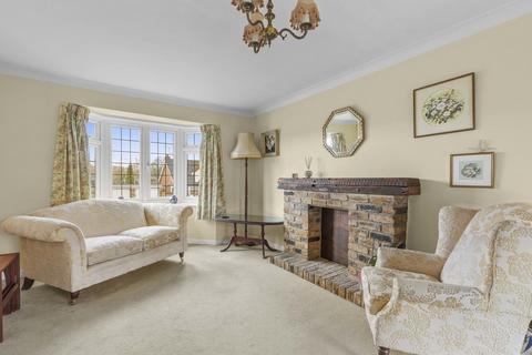 2 bedroom detached bungalow for sale, Russell Close, Little Chalfont