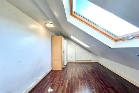 5 bedroom terraced house to rent, Rochdale Road, Walthamstow E17
