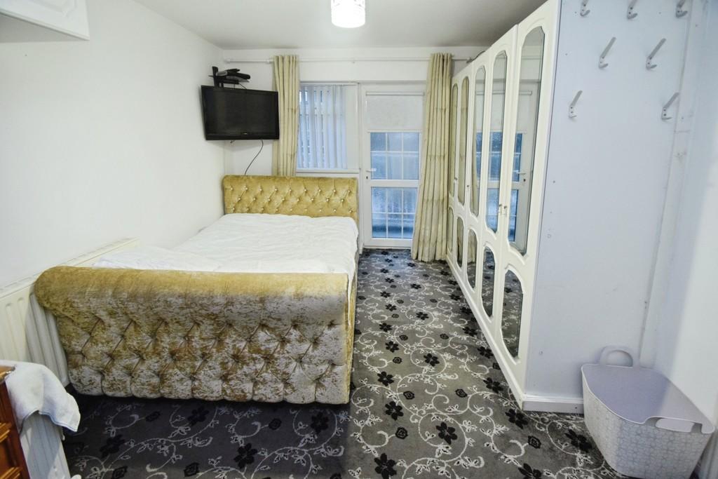 3c334566-Bedroom 204