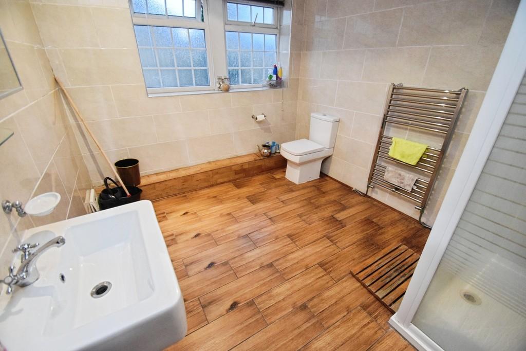 8d9439f1-Bathroom