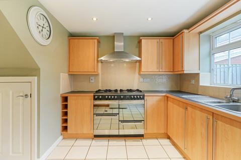 3 bedroom townhouse for sale, Monks Way, Worksop S81