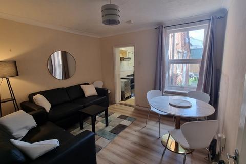 3 bedroom semi-detached house to rent, Walnut Tree Close, Guildford