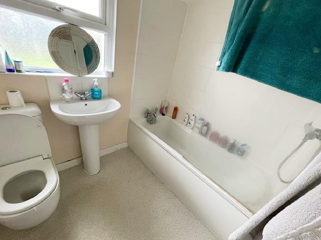 01 Bathroom