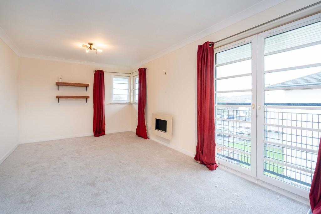 128 Whiteside Court, Bathgate, EH48 2 TN (4)