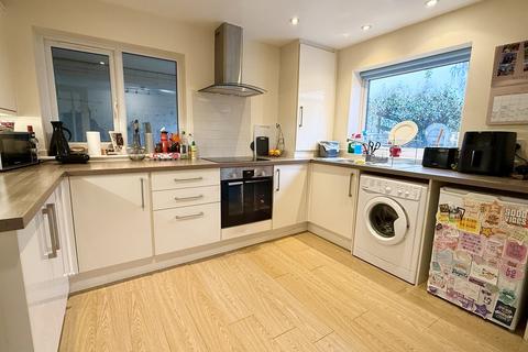 4 bedroom detached house to rent, Banbury Road, Brackley