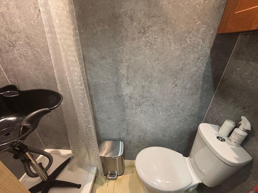 Studio toilet