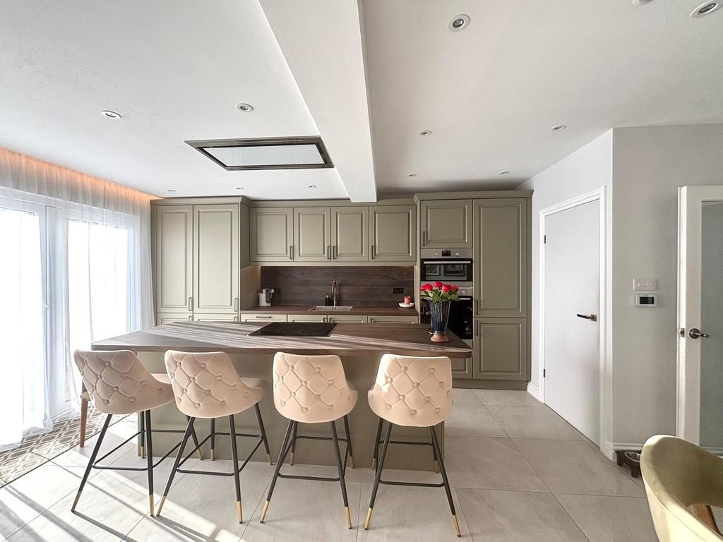 Kitchen 8