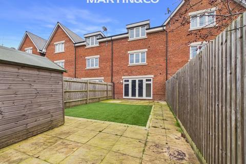 3 bedroom terraced house for sale, Morris Close, Wokingham