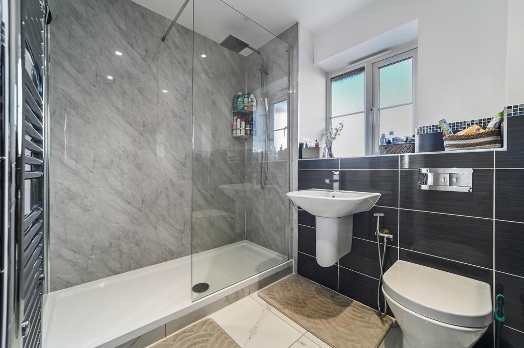 Ernest Fancy Lane-bathroom