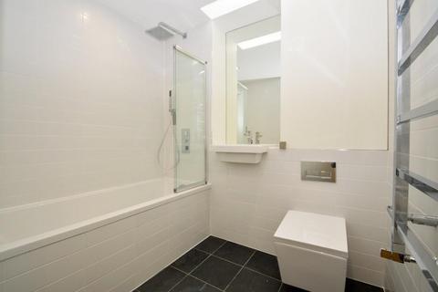 undefined, Plumbers Row, Aldgate E1