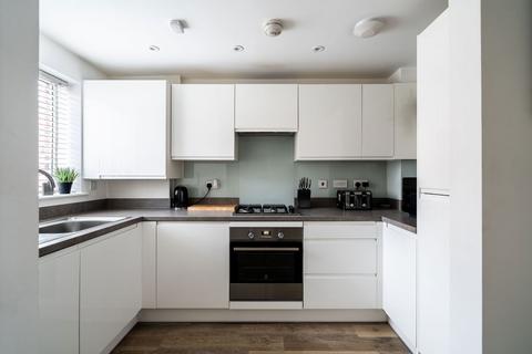 undefined, Daffodil Crescent, Crawley RH10
