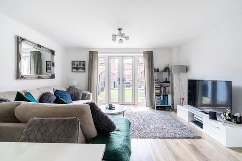 undefined, Daffodil Crescent, Crawley RH10